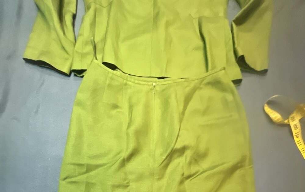 Le Suit Petite Women's 10P Lime Green Linen Blend Blazer and Skirt Suit Set - Picture 15 of 16